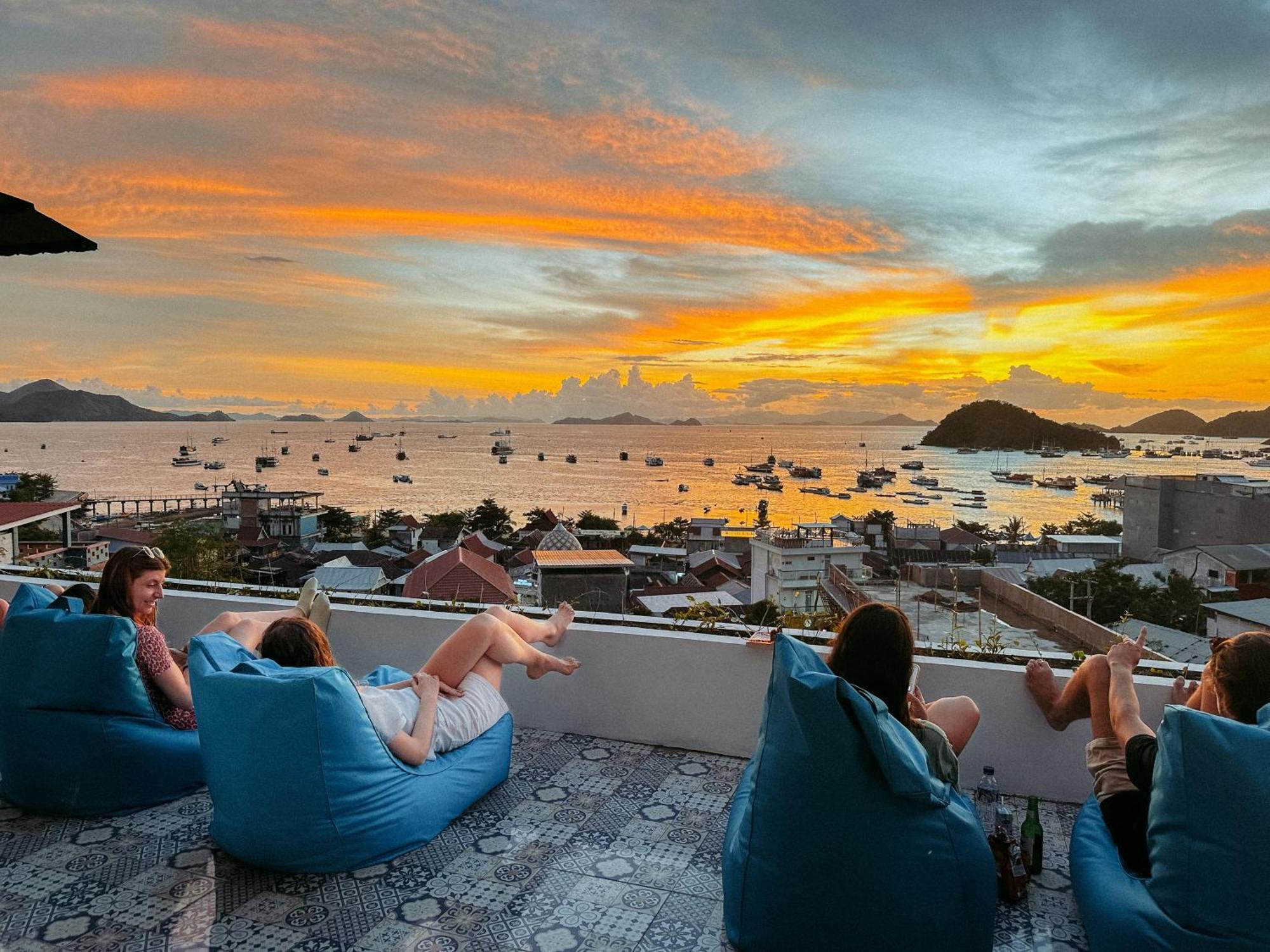De Nata Hostel Labuan Bajo Luaran gambar